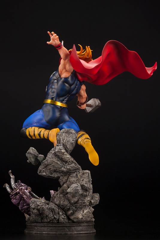 Thor Avengers Fine Art Statue 1/6