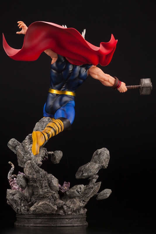 Thor Avengers Fine Art Statue 1/6