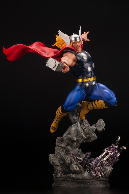 Thor Avengers Fine Art Statue 1/6