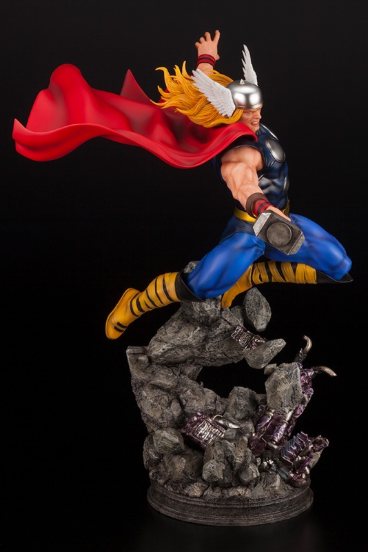Thor Avengers Fine Art Statue 1/6