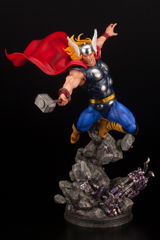 Thor Avengers Fine Art Statue 1/6