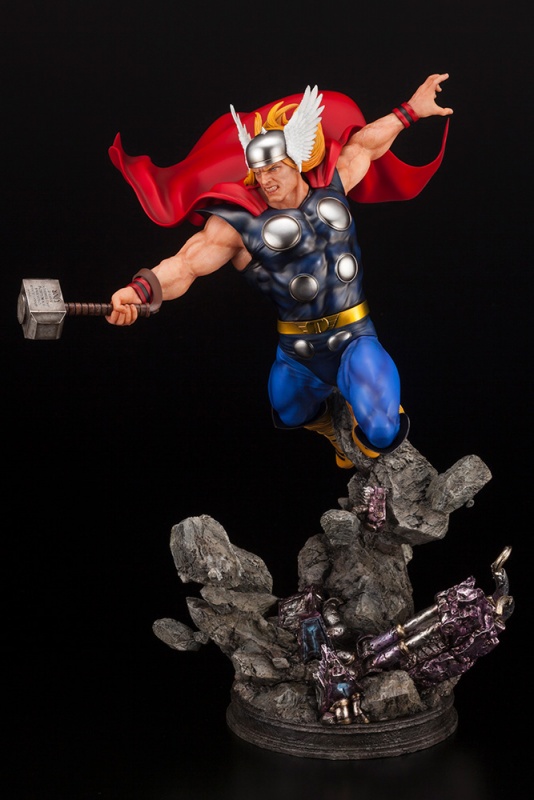 Thor Avengers Fine Art Statue 1/6