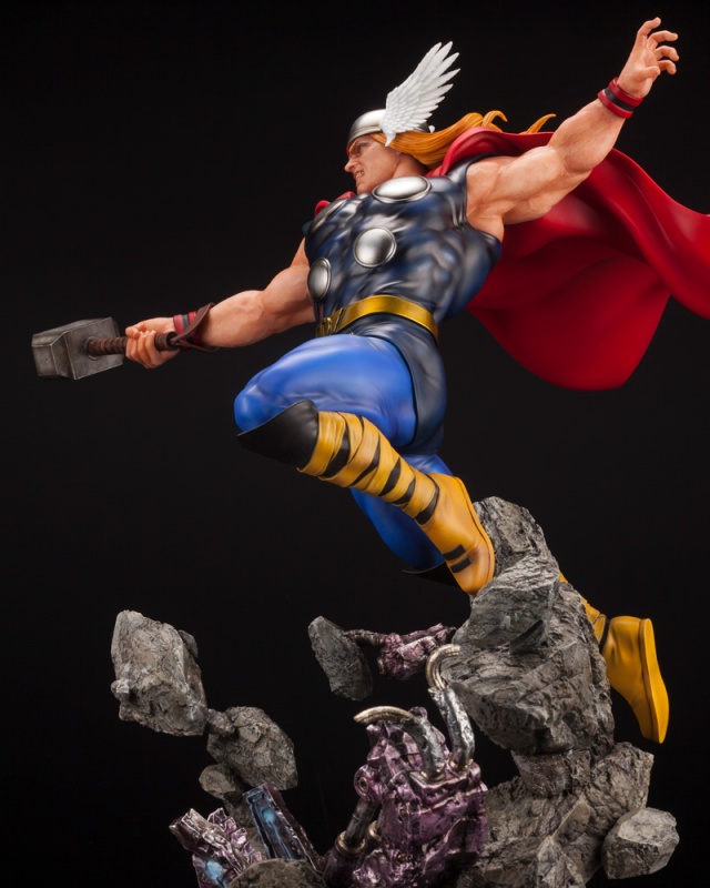Thor Avengers Fine Art Statue 1/6