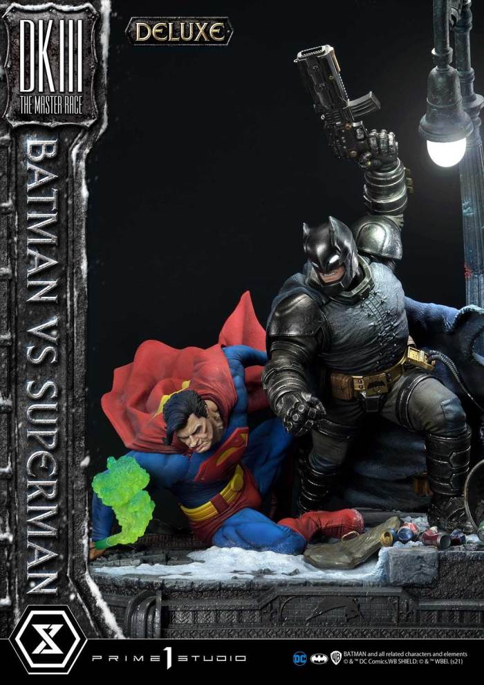 Batman:The Dark Knight Returns (Comics) Batman versus Superman Deluxe Version