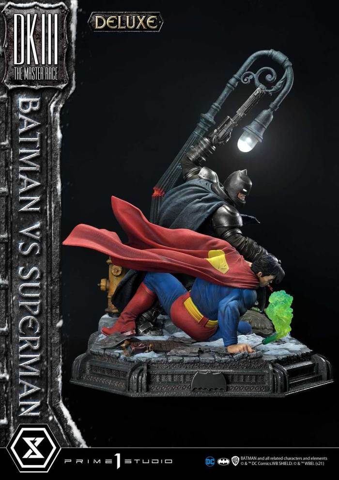 Batman:The Dark Knight Returns (Comics) Batman versus Superman Deluxe Version