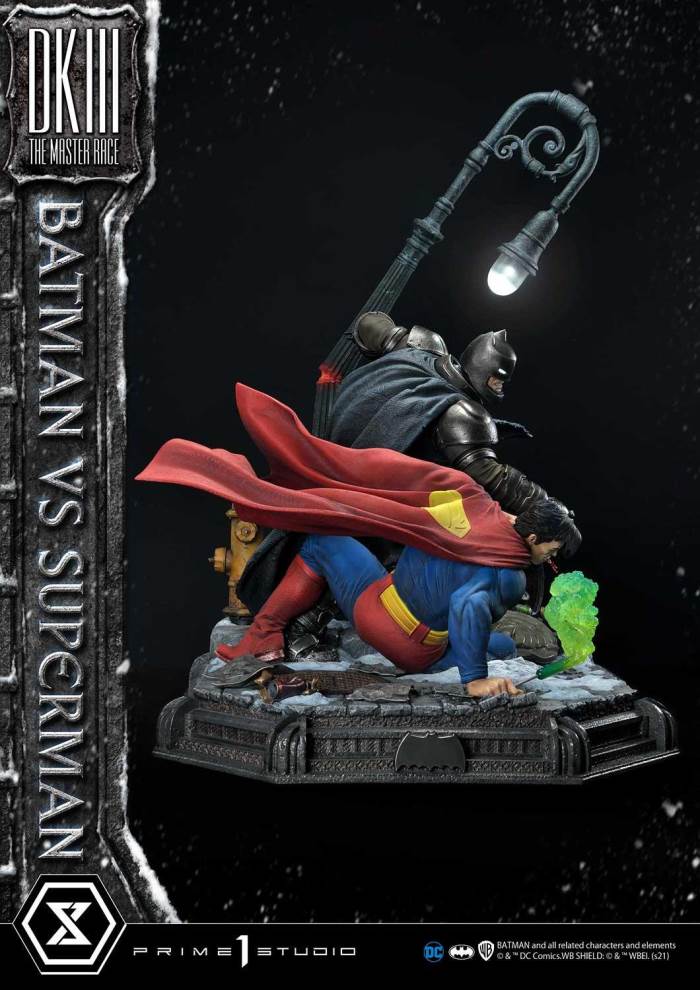 Batman:The Dark Knight Returns (Comics) Batman versus Superman Deluxe Version