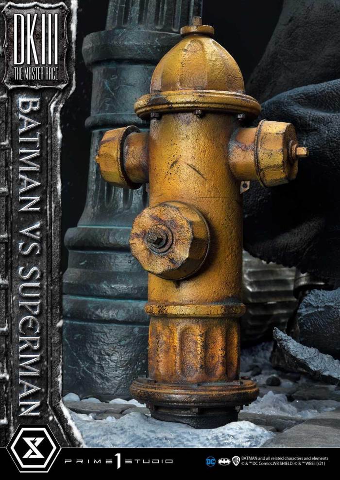 Batman:The Dark Knight Returns (Comics) Batman versus Superman Deluxe Version