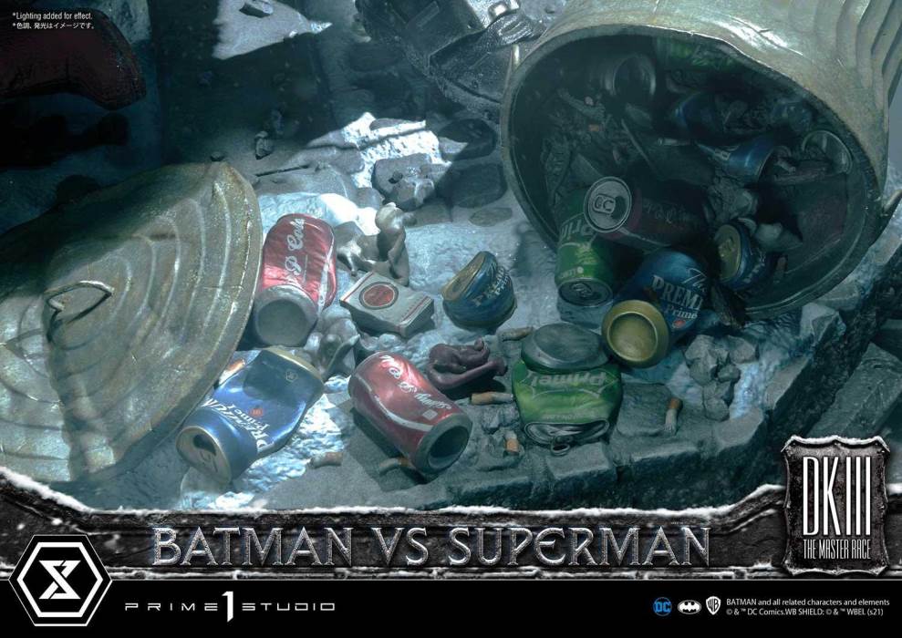 Batman:The Dark Knight Returns (Comics) Batman versus Superman Deluxe Version