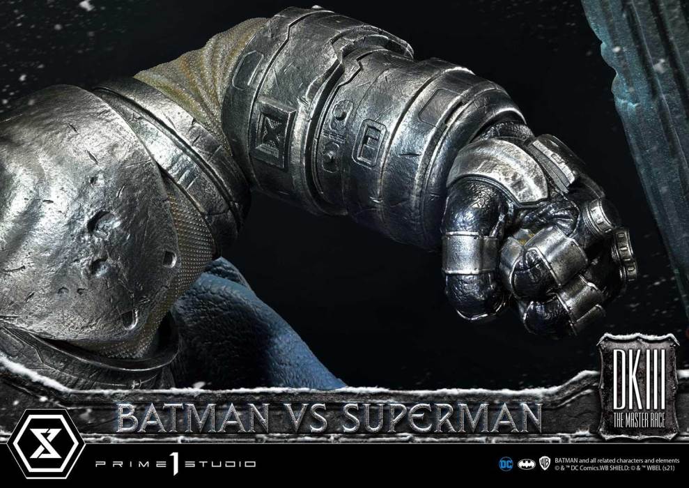 Batman:The Dark Knight Returns (Comics) Batman versus Superman Deluxe Version