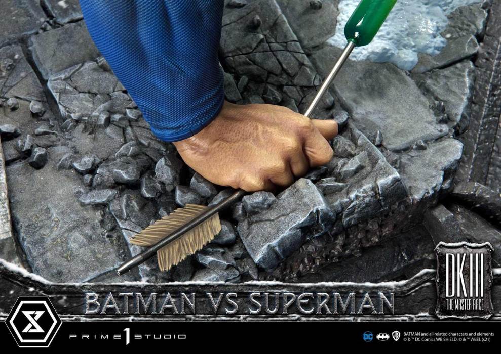 Batman:The Dark Knight Returns (Comics) Batman versus Superman Deluxe Version