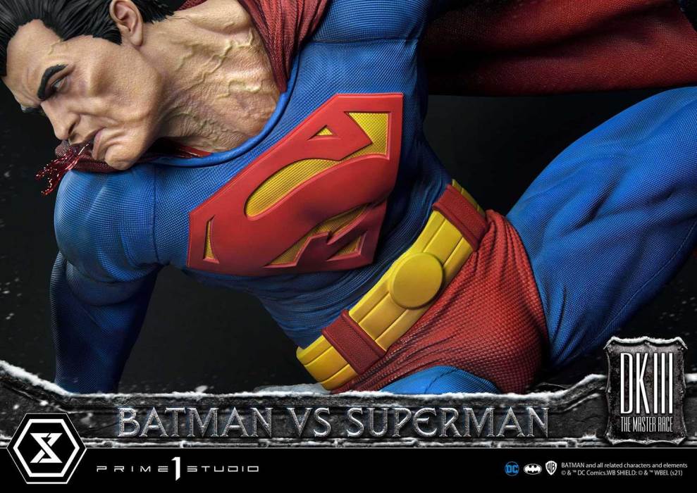 Batman:The Dark Knight Returns (Comics) Batman versus Superman Deluxe Version