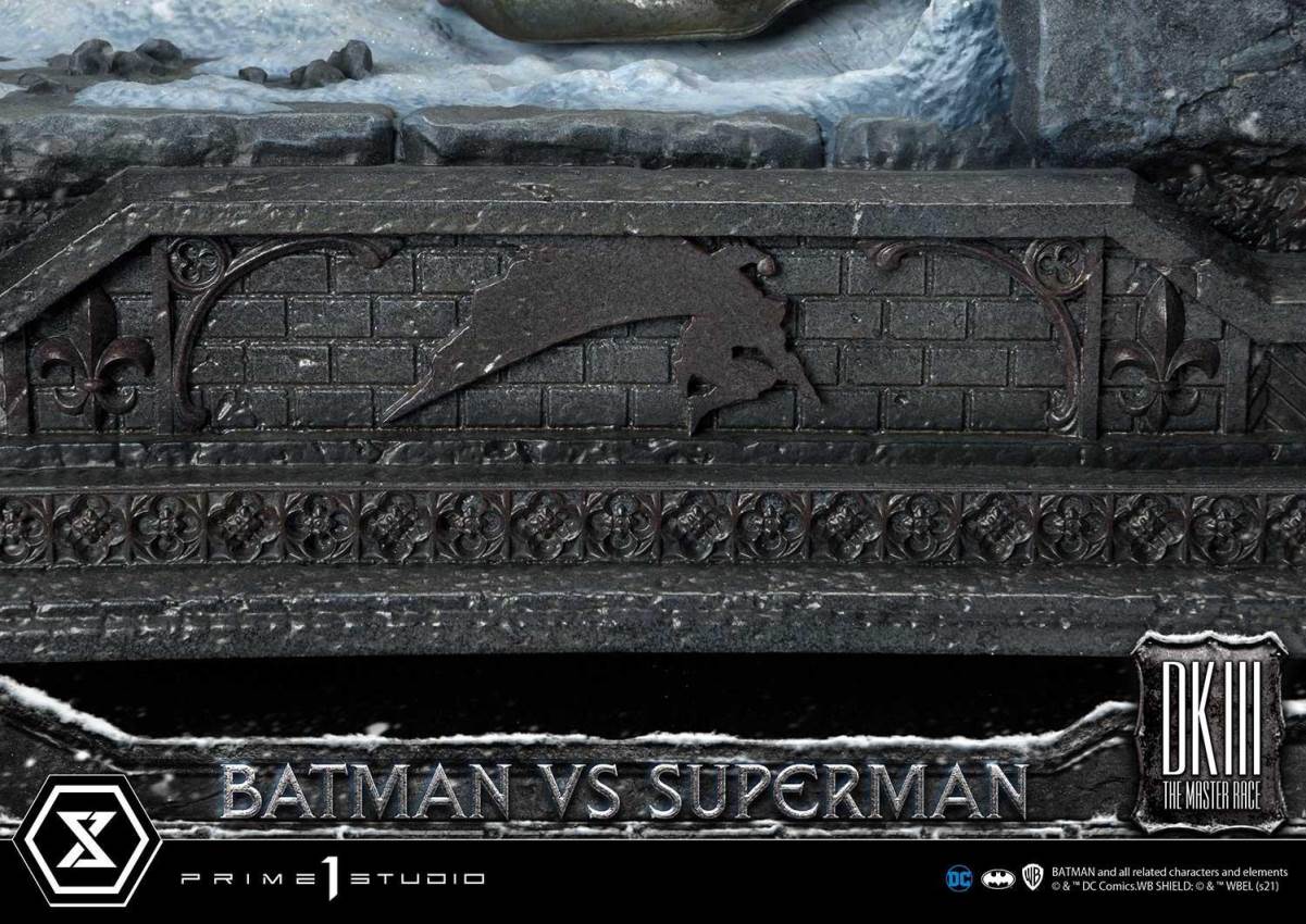 Batman:The Dark Knight Returns (Comics) Batman versus Superman