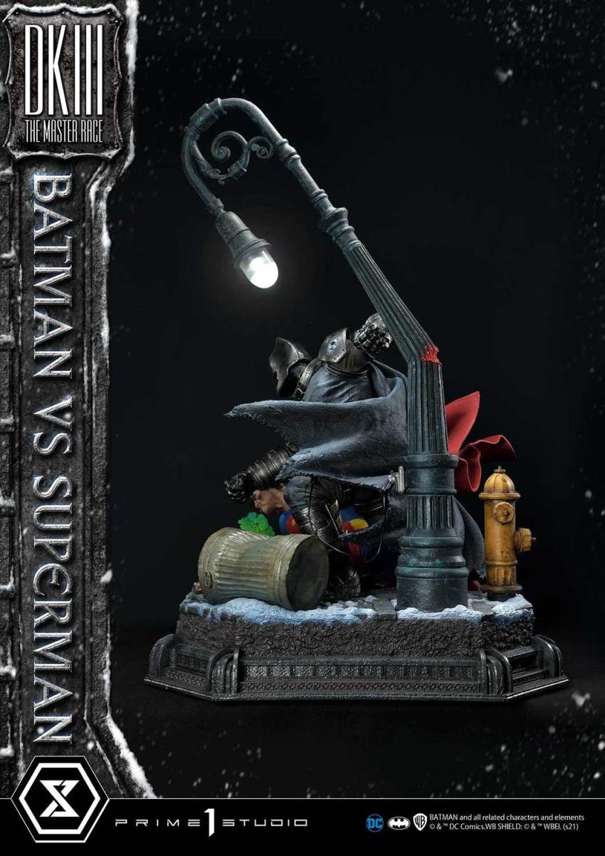 Batman:The Dark Knight Returns (Comics) Batman versus Superman