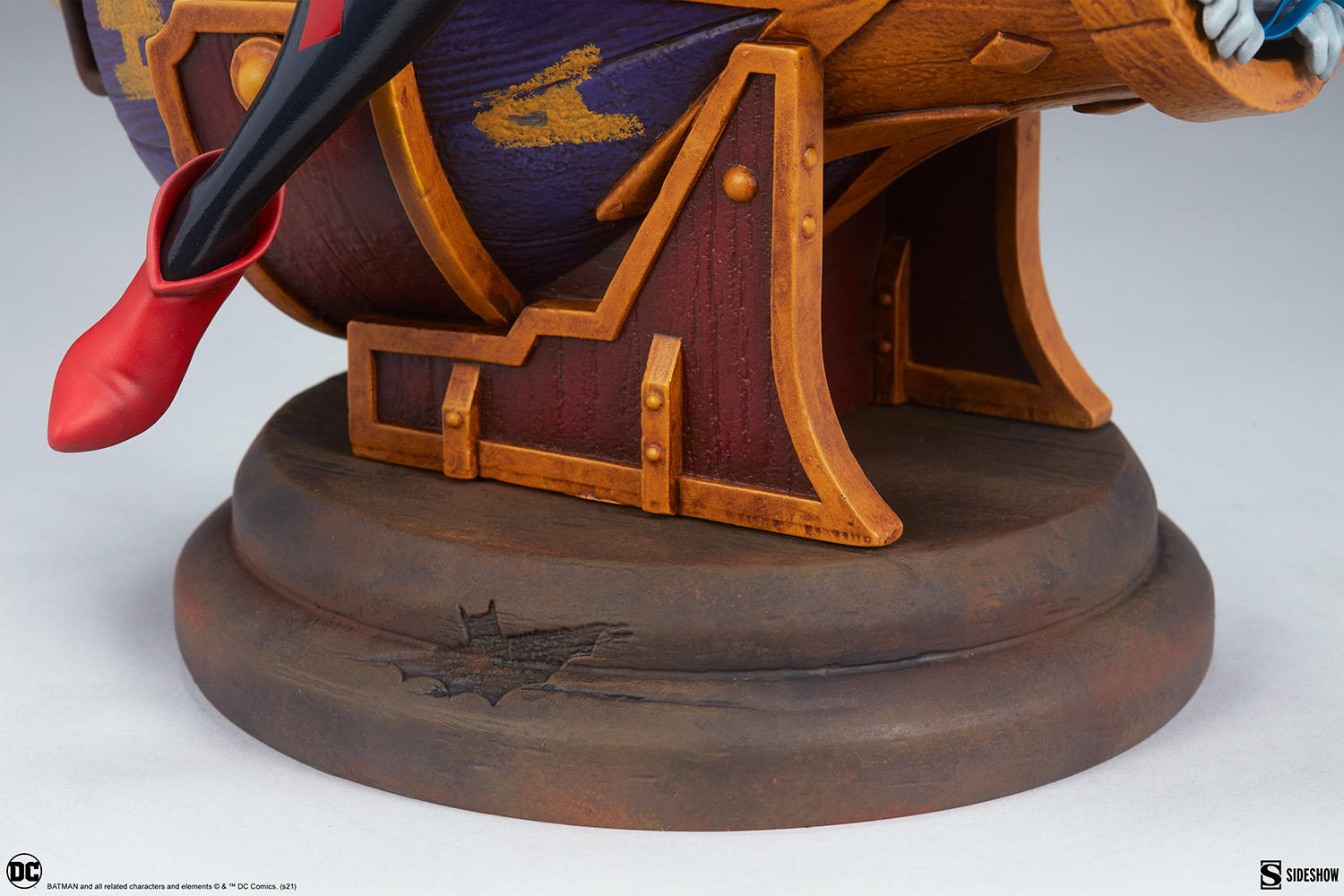 Harley Quinn and Joker Diorama