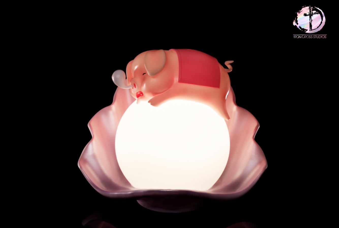 Pearl Piggy bedside lamp