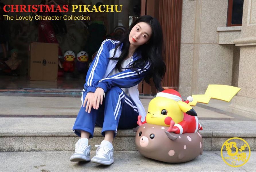 Christmas Pikachu 1/1