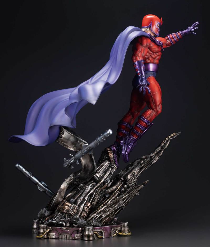 Erik Lensherr X-MEN Fine Art Statue
