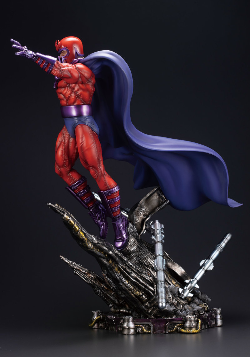 Erik Lensherr X-MEN Fine Art Statue