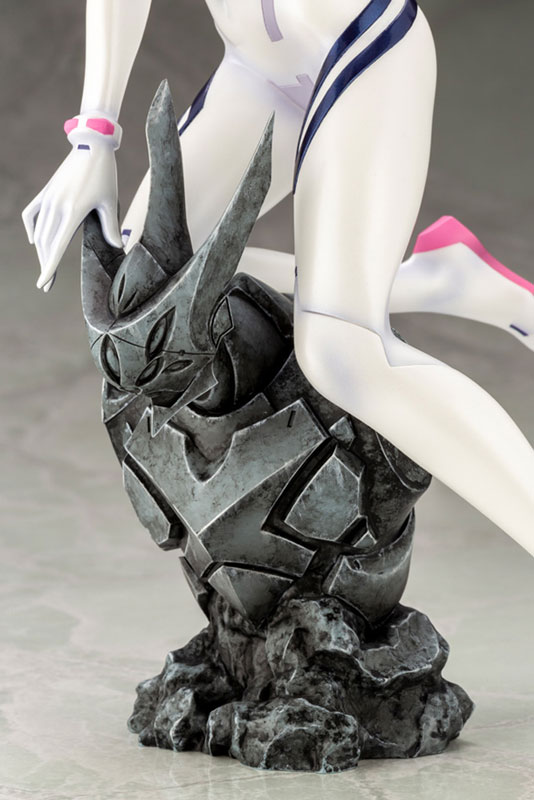 Evangelion: 3.0+1.0 Thrice Upon a Time Mari Makinami Illustrious White Plugsuit ver. 1/6