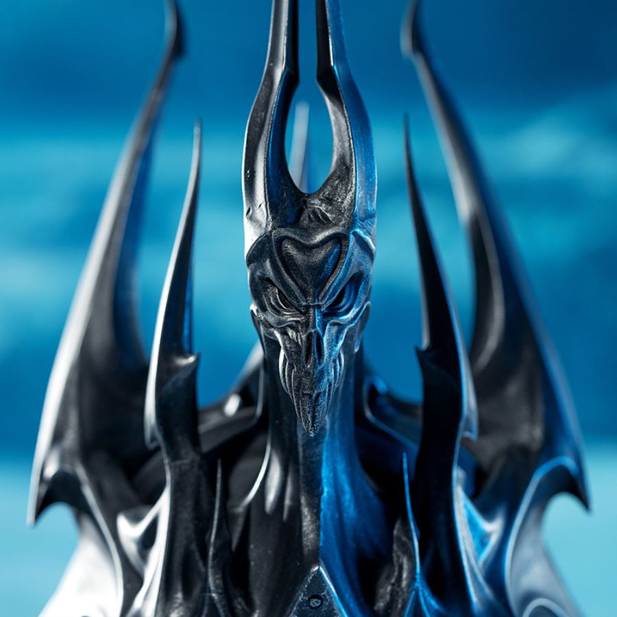 World of Warcraft Lich King-1/2 Helm of Domination & 1/4 Arthas Statue