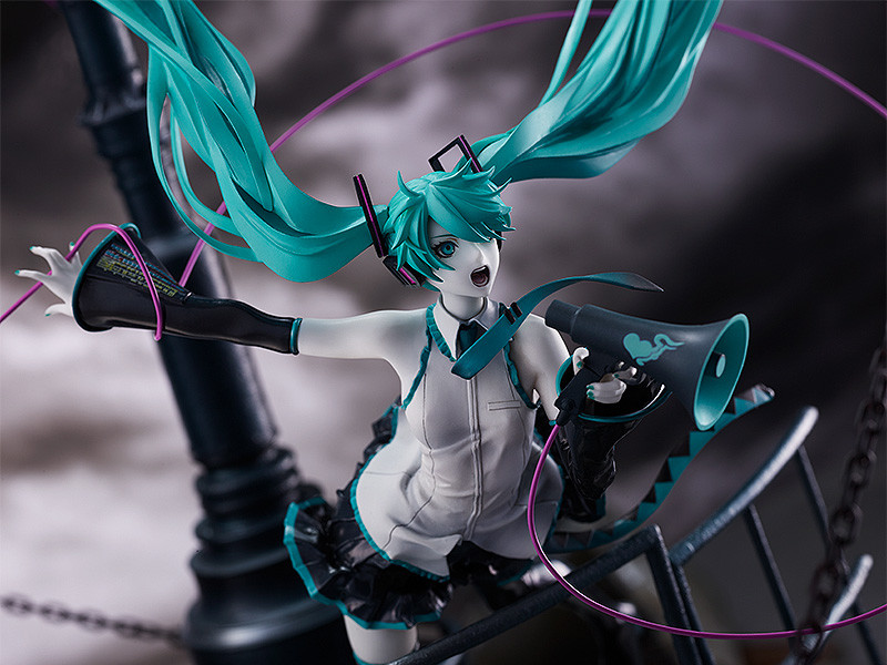 Hatsune Miku - Love is War Refined Ver. 1/8