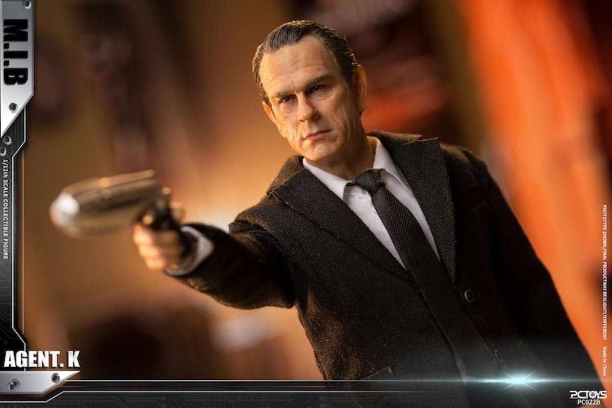Agent in black 1/12