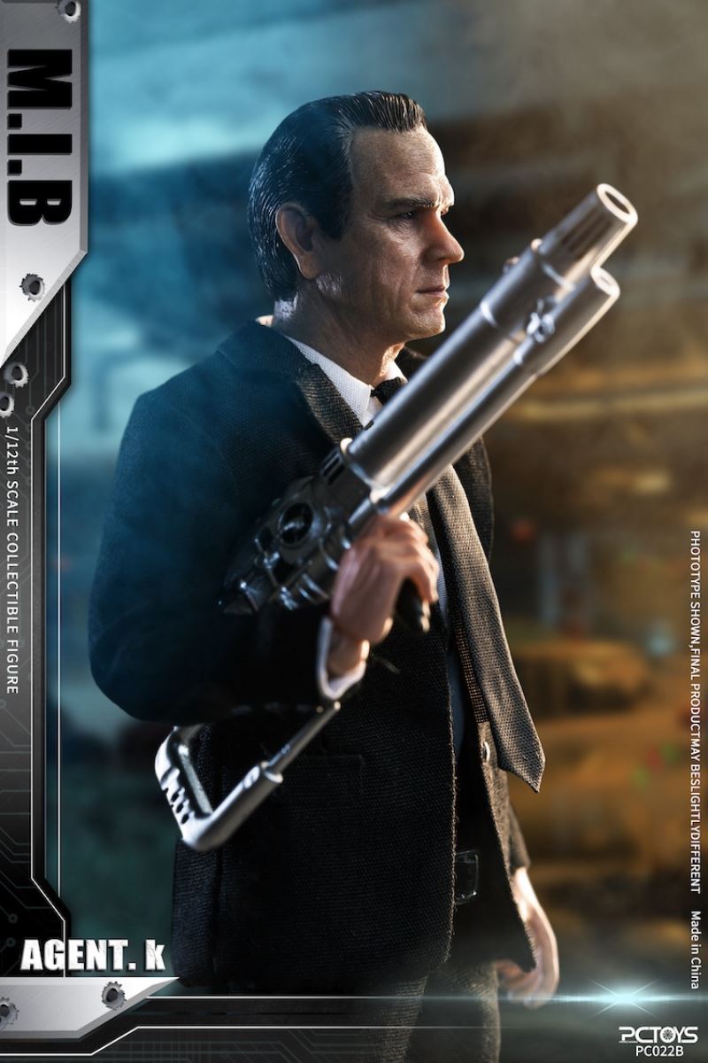 Agent in black 1/12