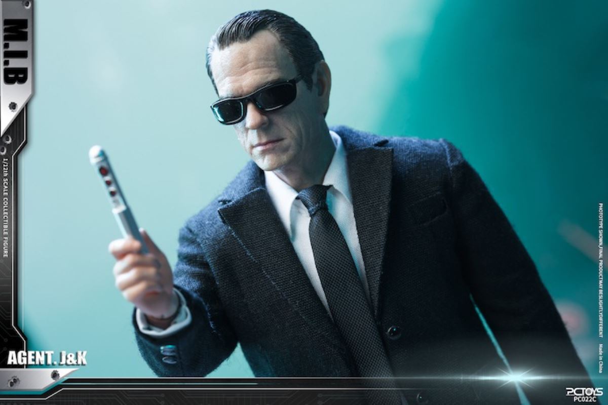 Agent in black 1/12