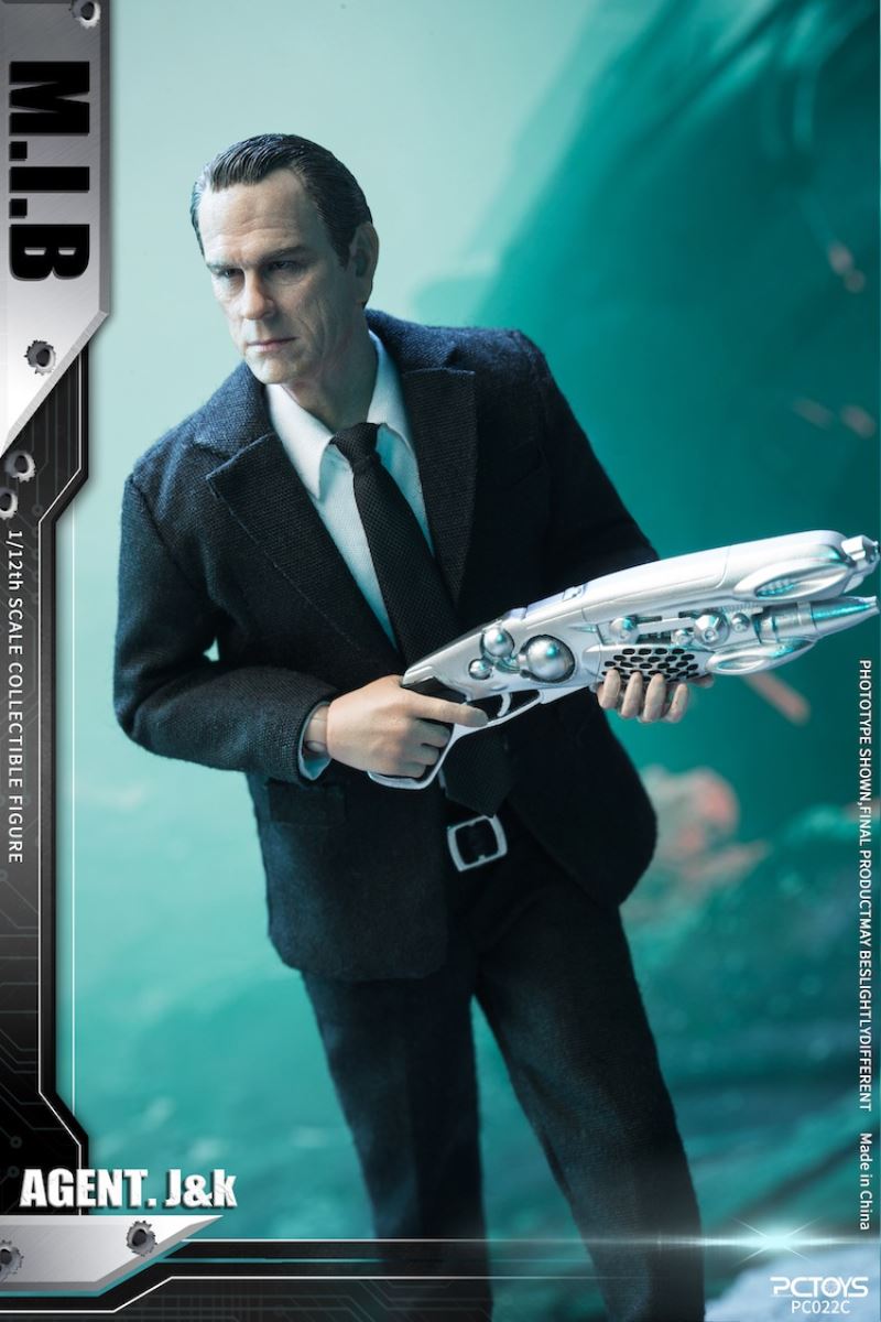 Agent in black 1/12