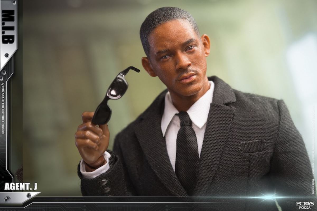 Agent in black 1/12