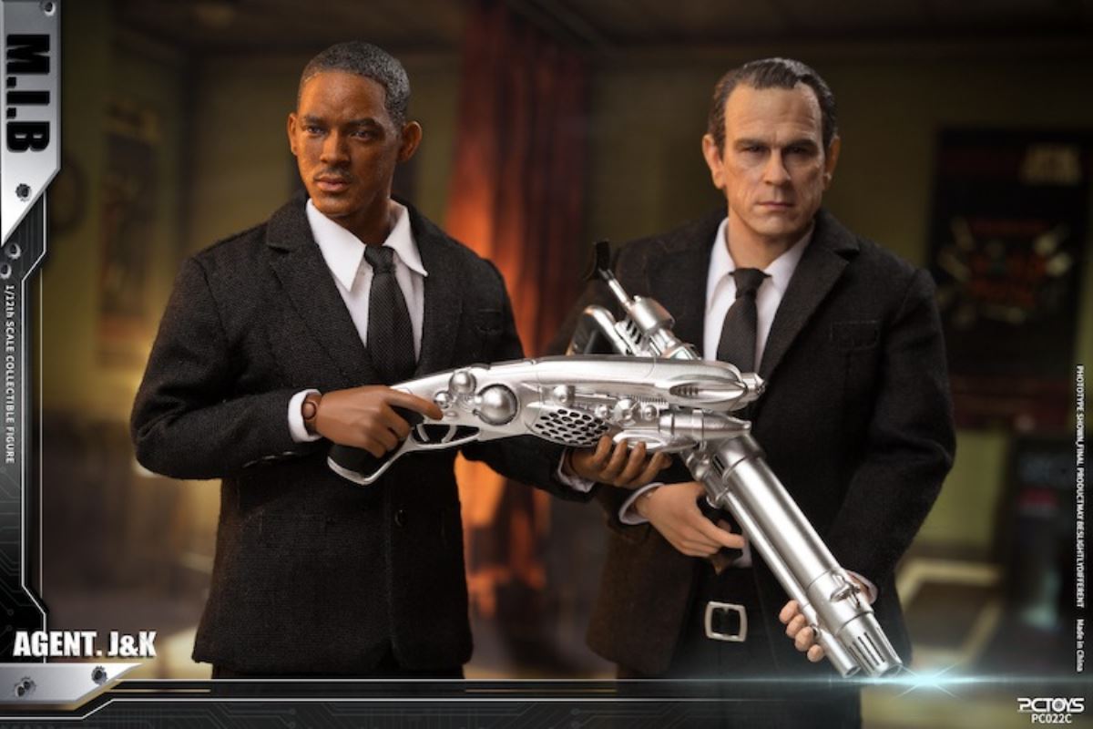 Agent in black 1/12