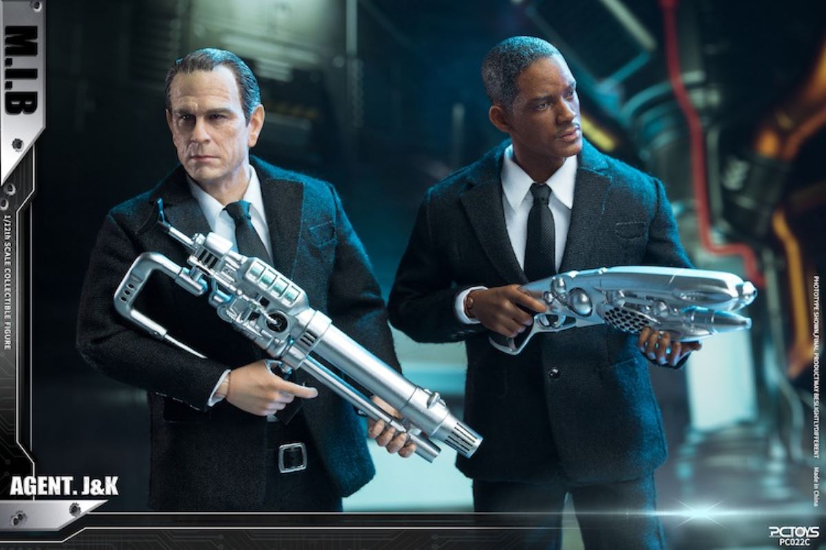 Agent in black 1/12
