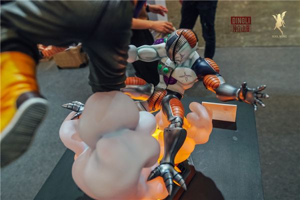 Trunks VS Frieza - Dragon Ball Z