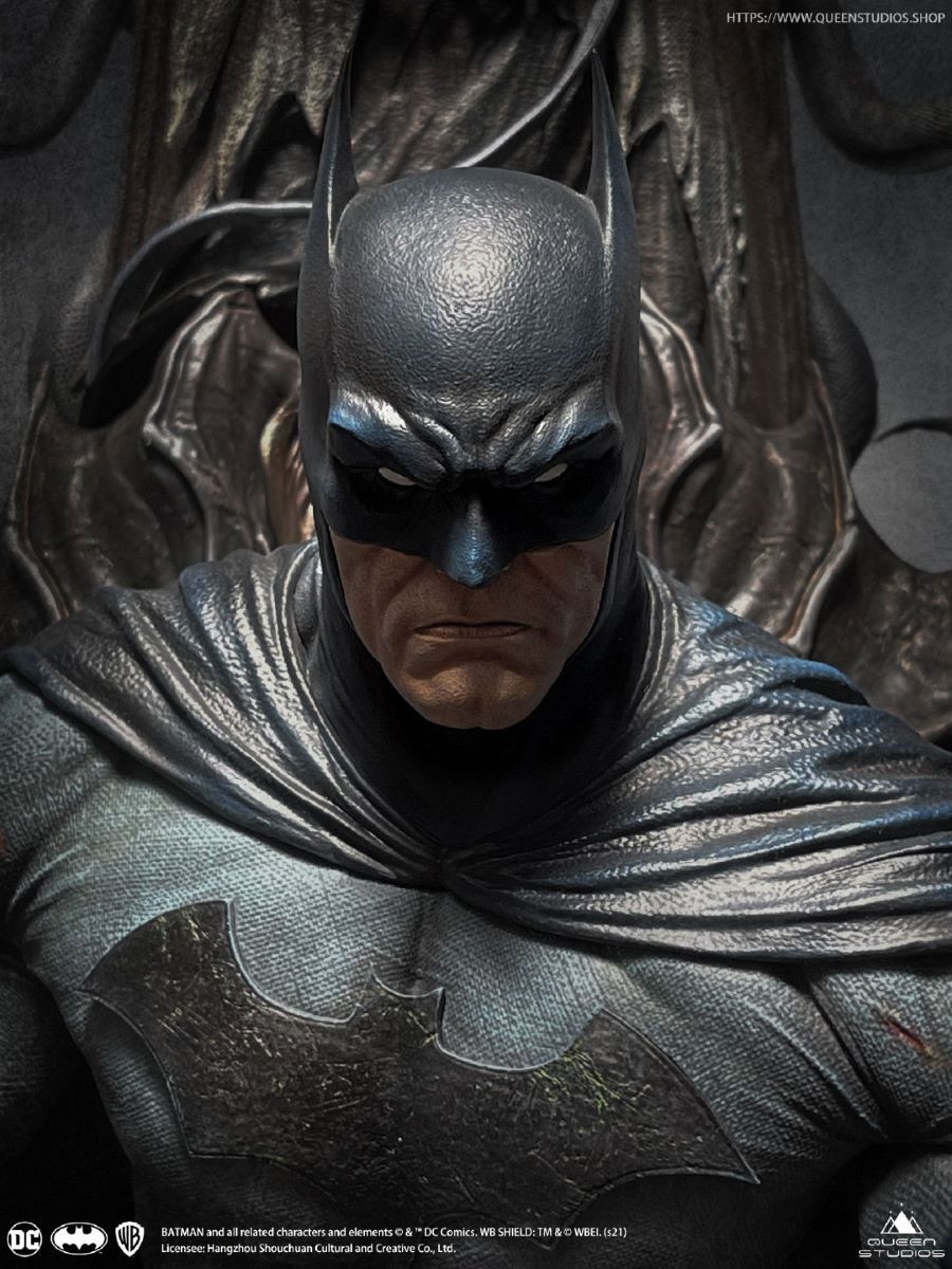 Batman on Throne - Comic Statue