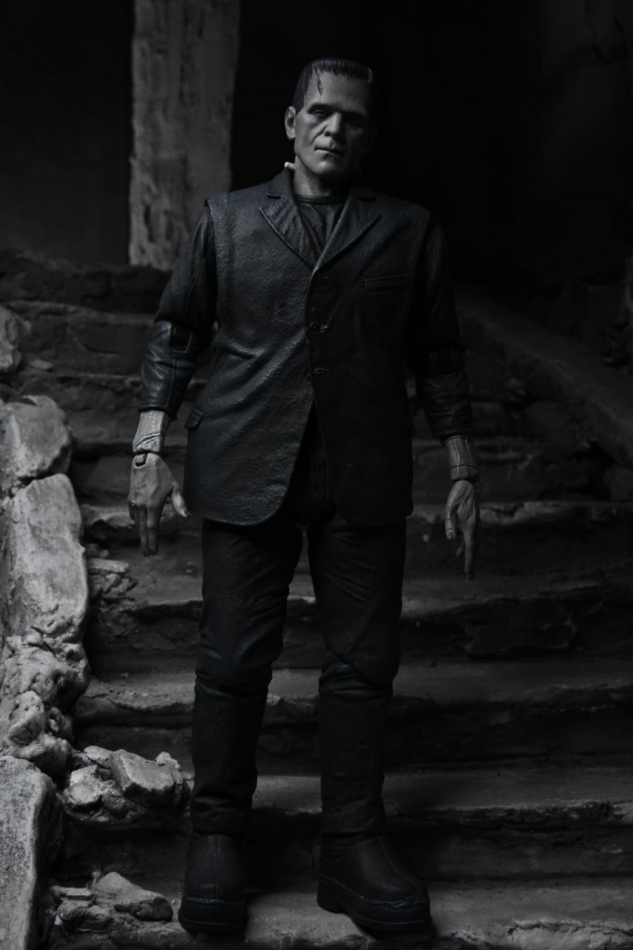 Universal Monsters: Frankenstein's Monster Ultimate Figure