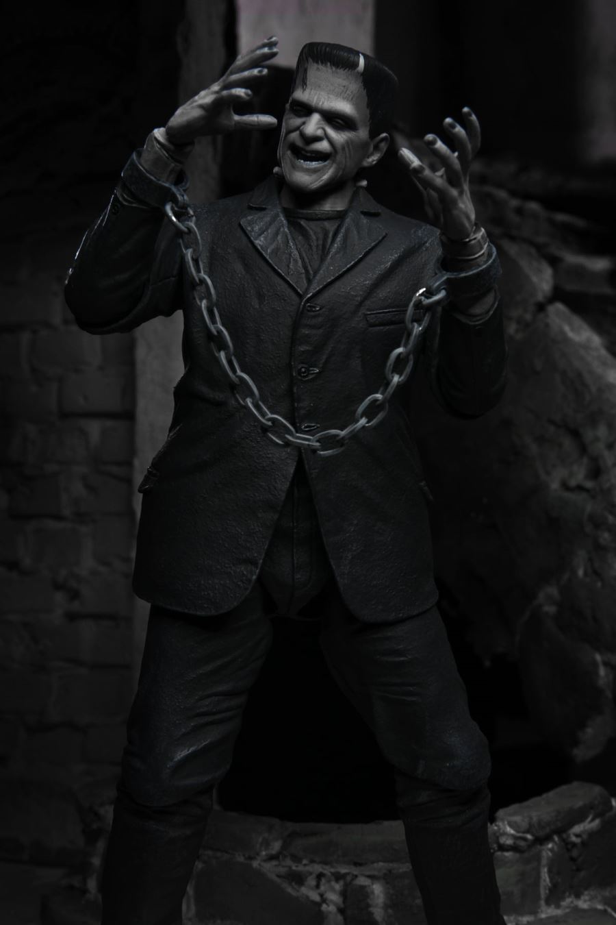 Universal Monsters: Frankenstein's Monster Ultimate Figure