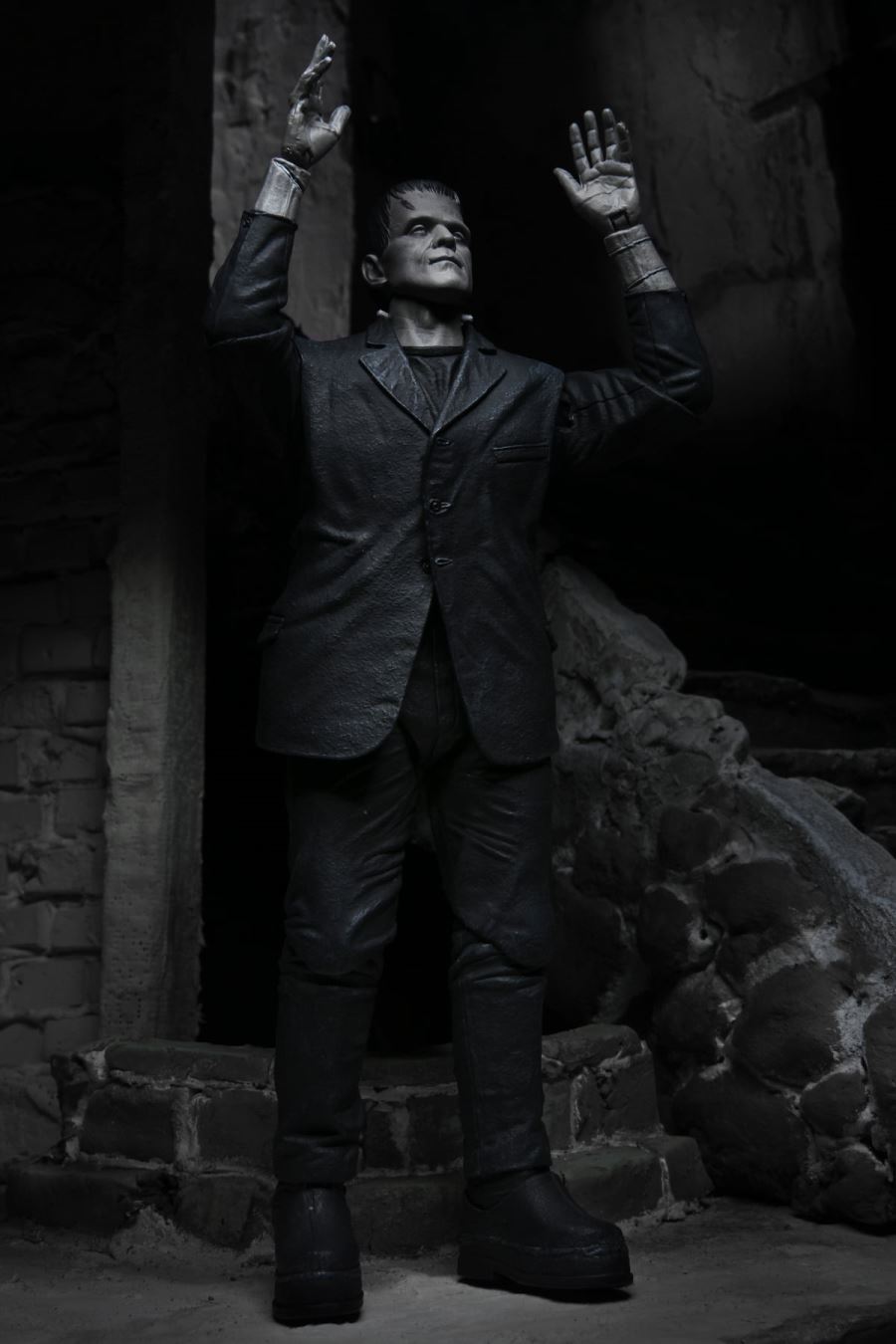 Universal Monsters: Frankenstein's Monster Ultimate Figure