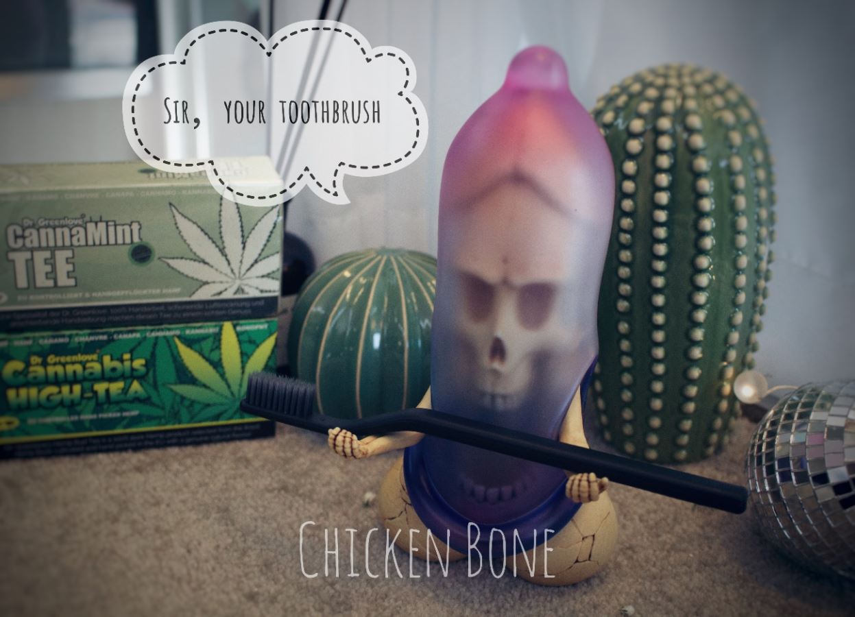 20cm Penis Skeleton State-Chicken Bone Statue