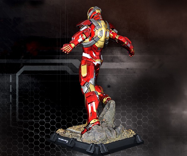 Imaginarium Art Mark 17 statue