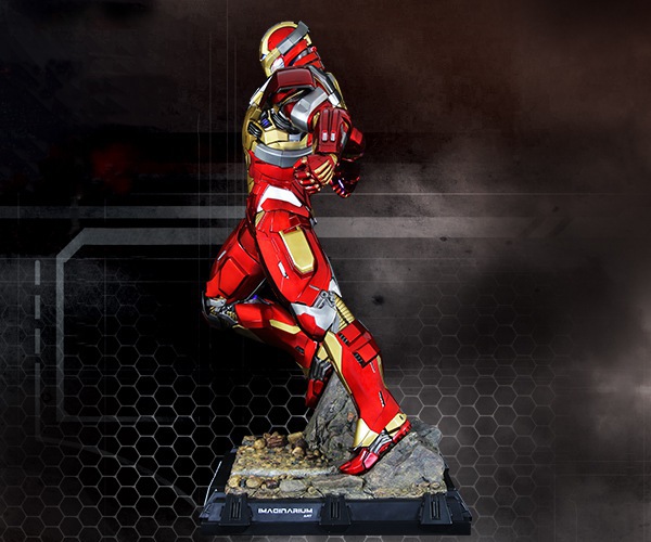 Imaginarium Art Mark 17 statue