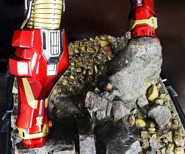 Imaginarium Art Mark 17 statue