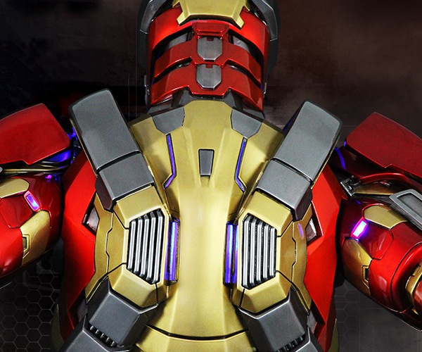 Imaginarium Art Mark 17 statue