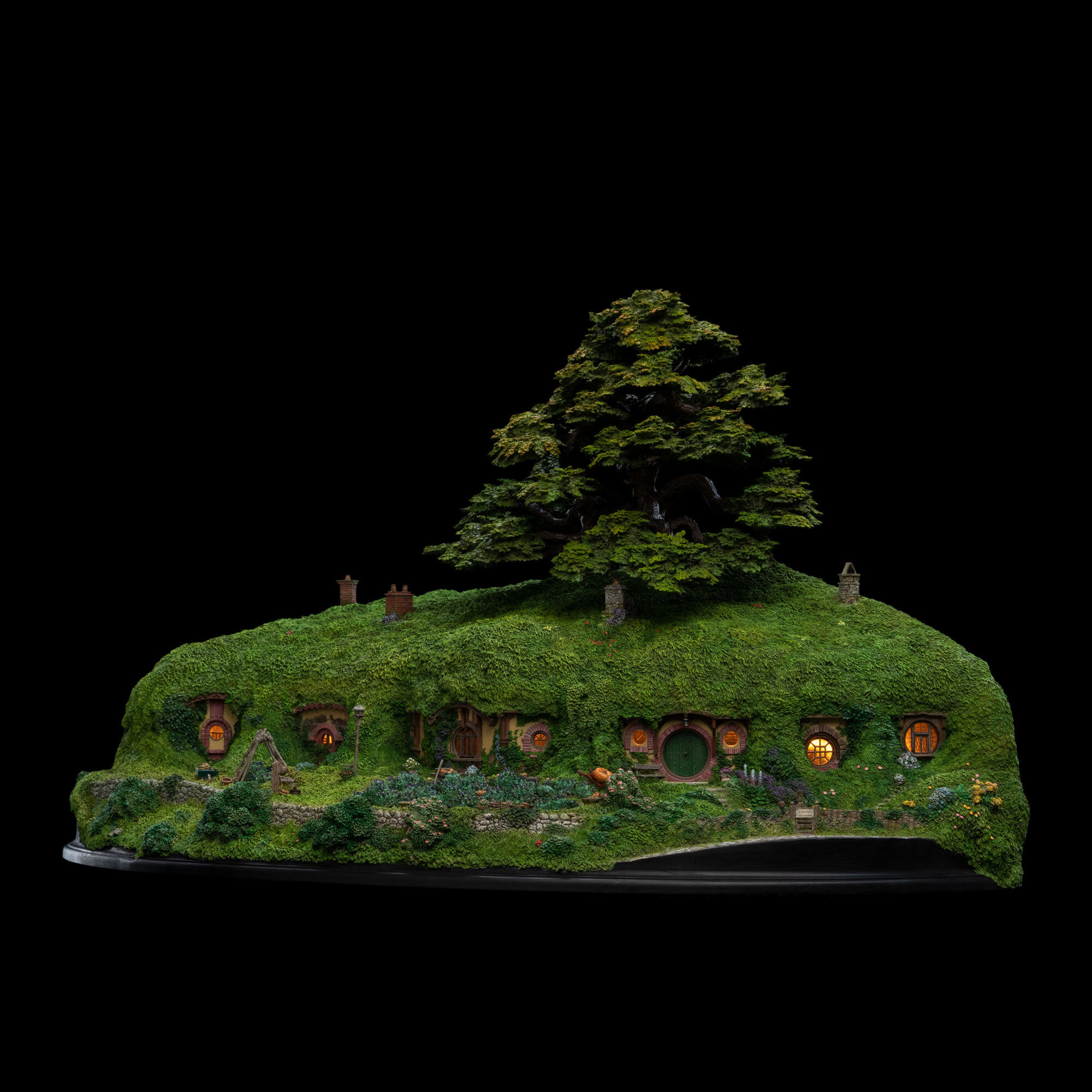 Bag End on the Hill (The Lord of the Rings : The Fellowship of the Ring)