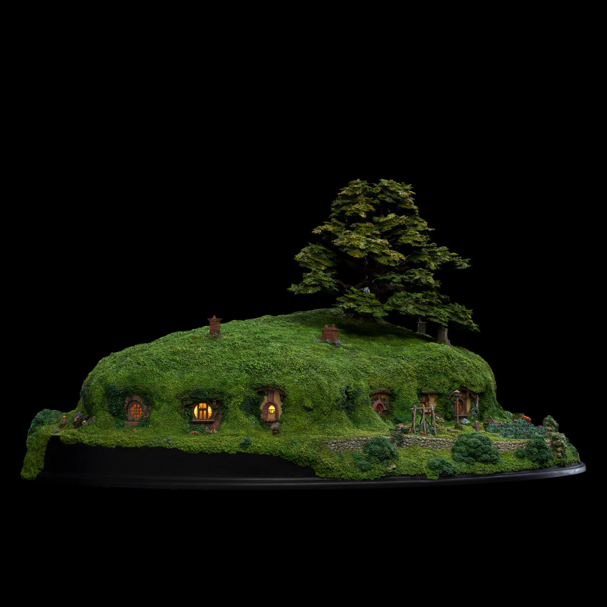 Bag End on the Hill (The Lord of the Rings : The Fellowship of the Ring)
