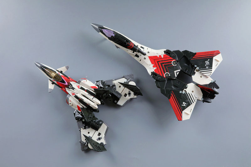MEGABOX MB-17 ICARUS