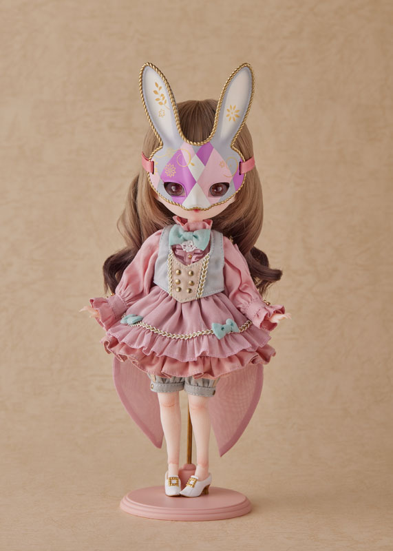 Harmonia bloom Seasonal Doll Beatrice