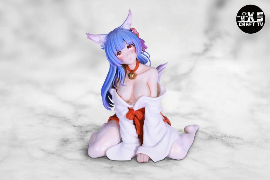 The little fox miko girl