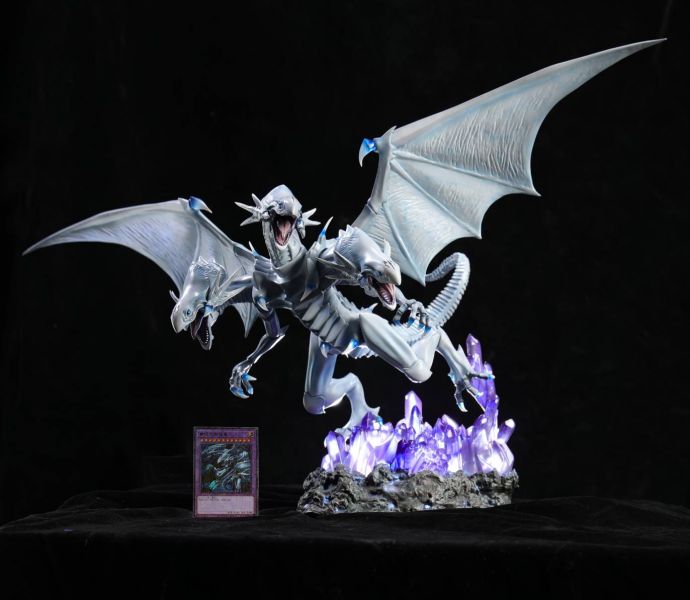 Blue-eyed ultimate dragon