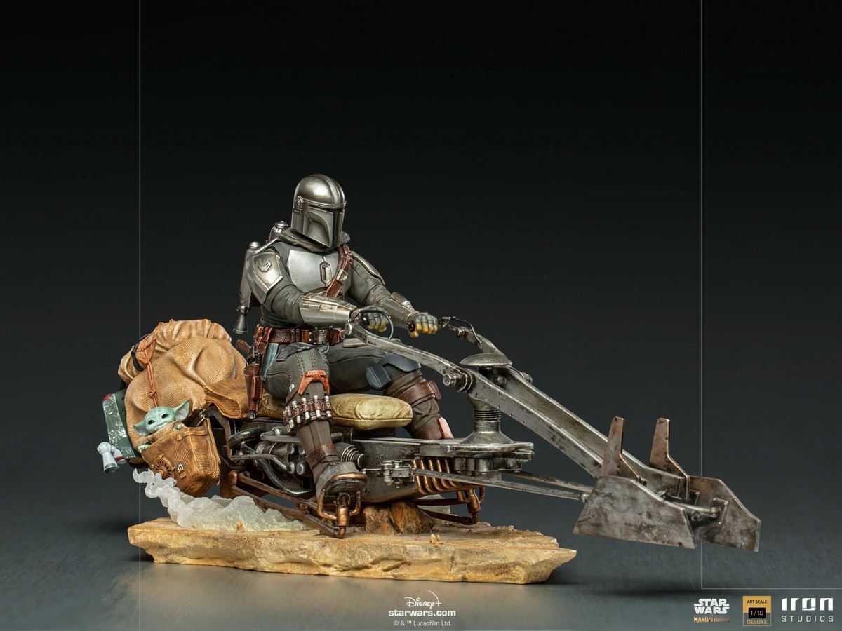 The Mandalorian on Speederbike Deluxe Art Scale 1/10