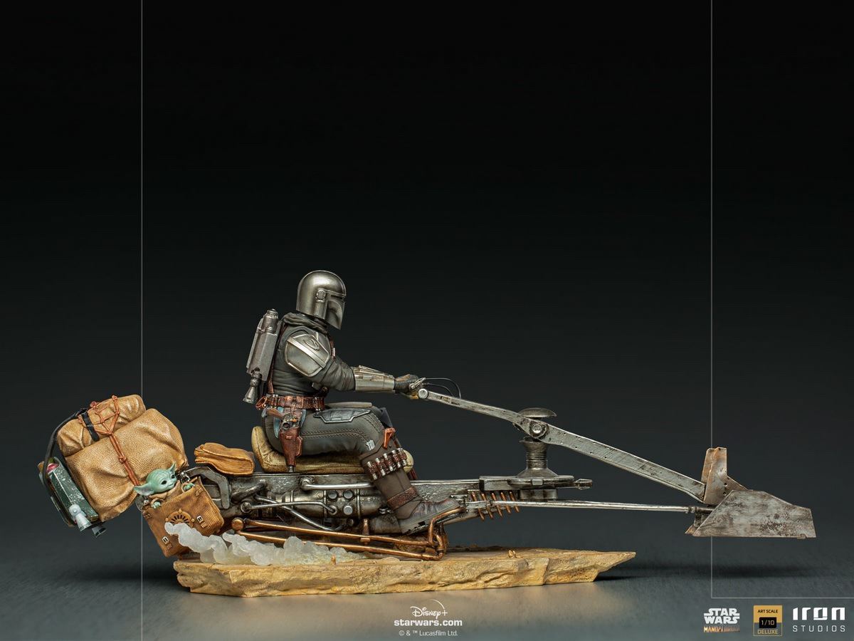 The Mandalorian on Speederbike Deluxe Art Scale 1/10